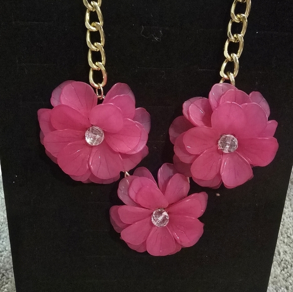 Gorgeous Fashion Jewelry necklace - Picture 2 of 8